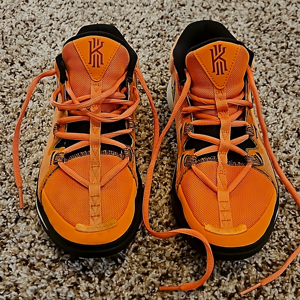 Nike Kyrie Flytrap VI Basketball Shoes